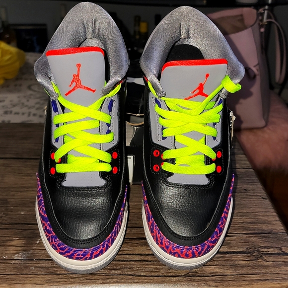 Jordan | Shoes | Deadstock Girls Air Jordan 3 Retro Size 5y Like